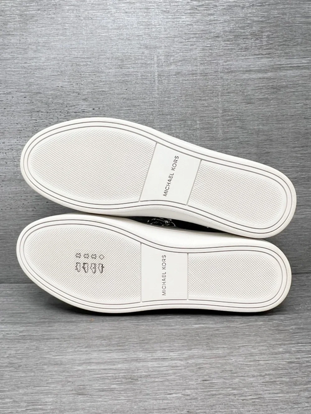 NEW Michael Kors Collection Grayson Leather Slip-On Sneakers Size 7 White Silver
